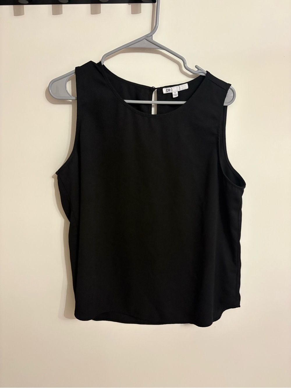 DR2 Black Sleeveless Round-Neck Camisole